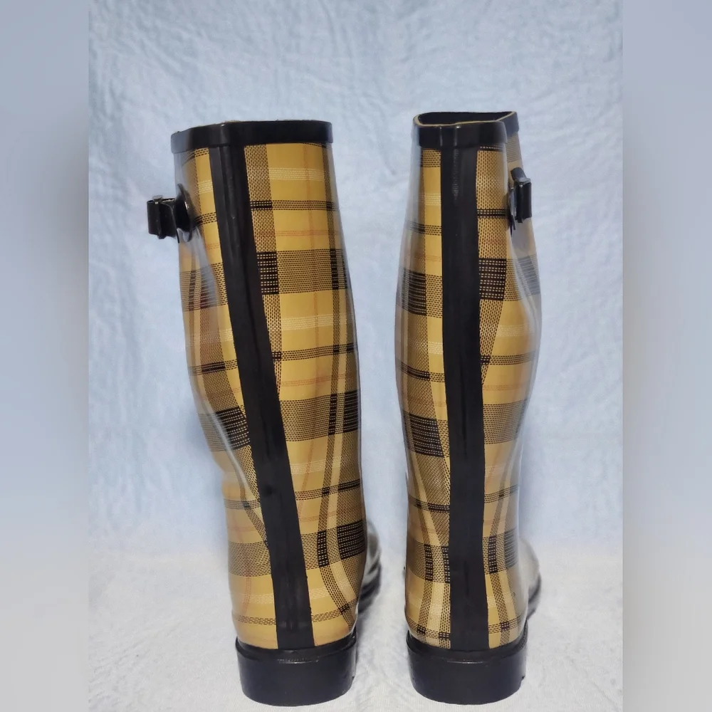 NWT HENRY FERRERA Women's Plaid Rain Boots  Stylish rain boots. Size 9. - Picture 3 of 8